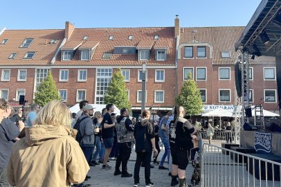 Der Neue Markt in Emden wird gerockt - Bild 5
