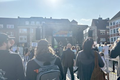 Der Neue Markt in Emden wird gerockt - Bild 7