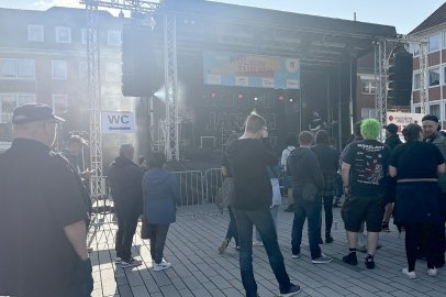 Der Neue Markt in Emden wird gerockt - Bild 13