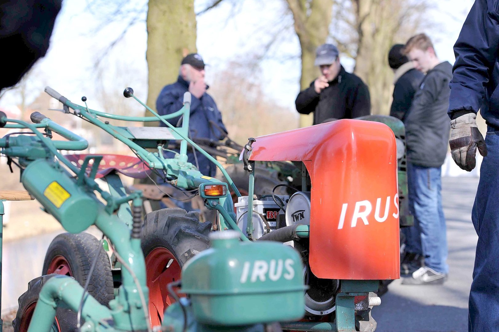 Wiesmoor lockte mit Autos und Ludolfs - Bild 1