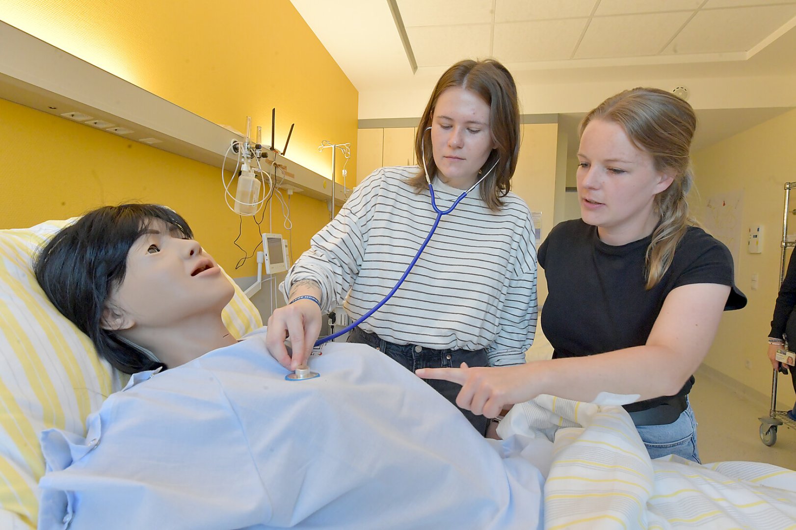 Simulationspuppen Klinikum Leer - Bild 1