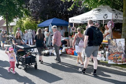 Jannburger Weg in Wiesmoor wurde zur Flohmarktmeile - Bild 34