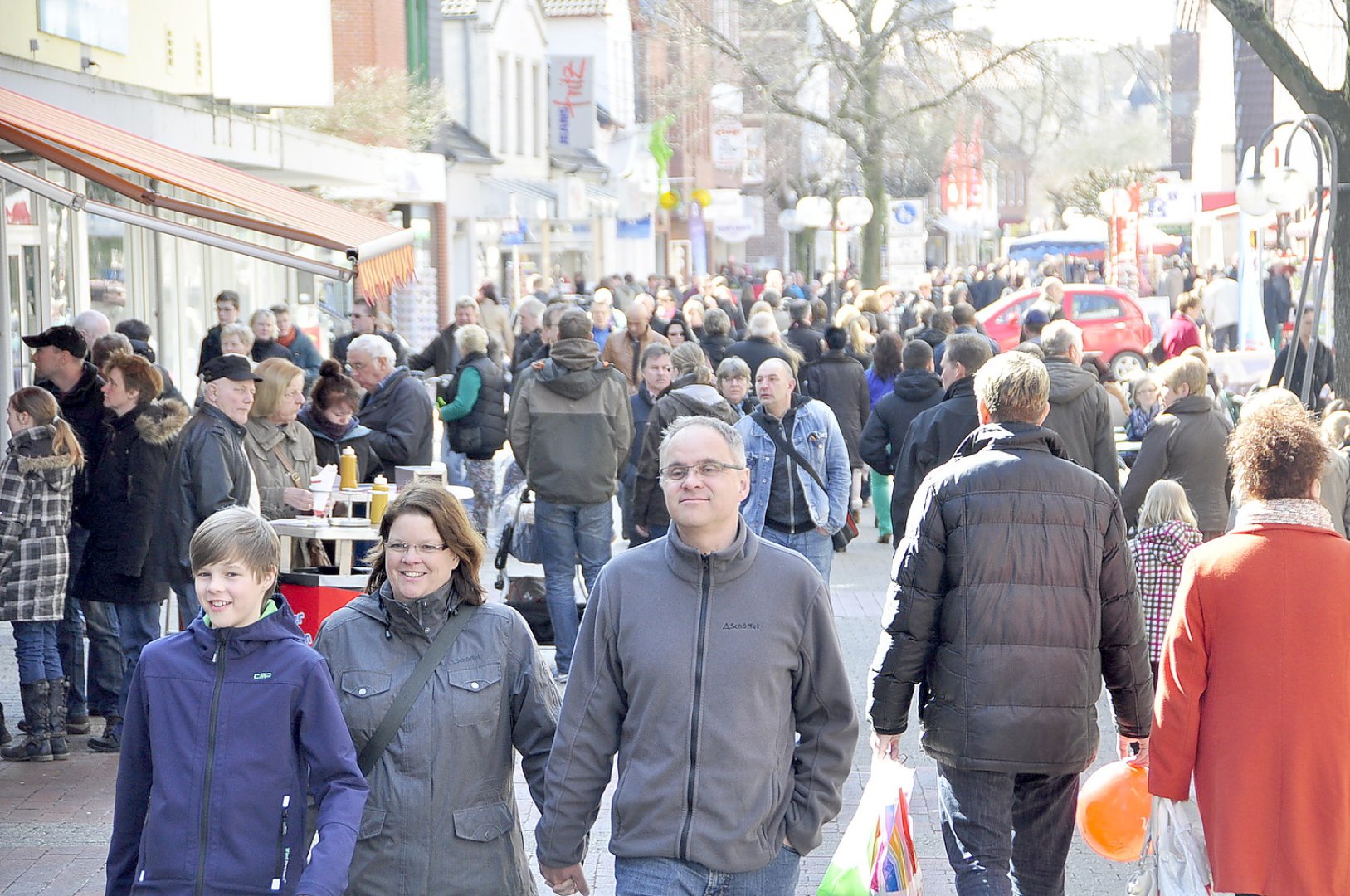 Verkaufsoffener Sonntag in Leer - Bild 1