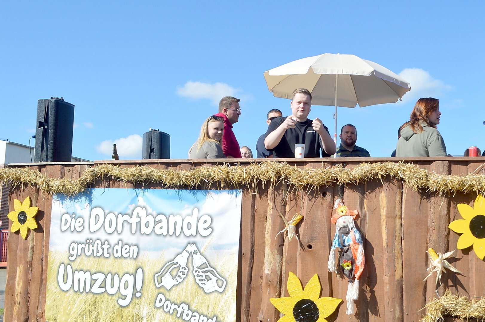 79 Wagen bei Ernteumzug in Völlenerkönigsfehn - Bild 129