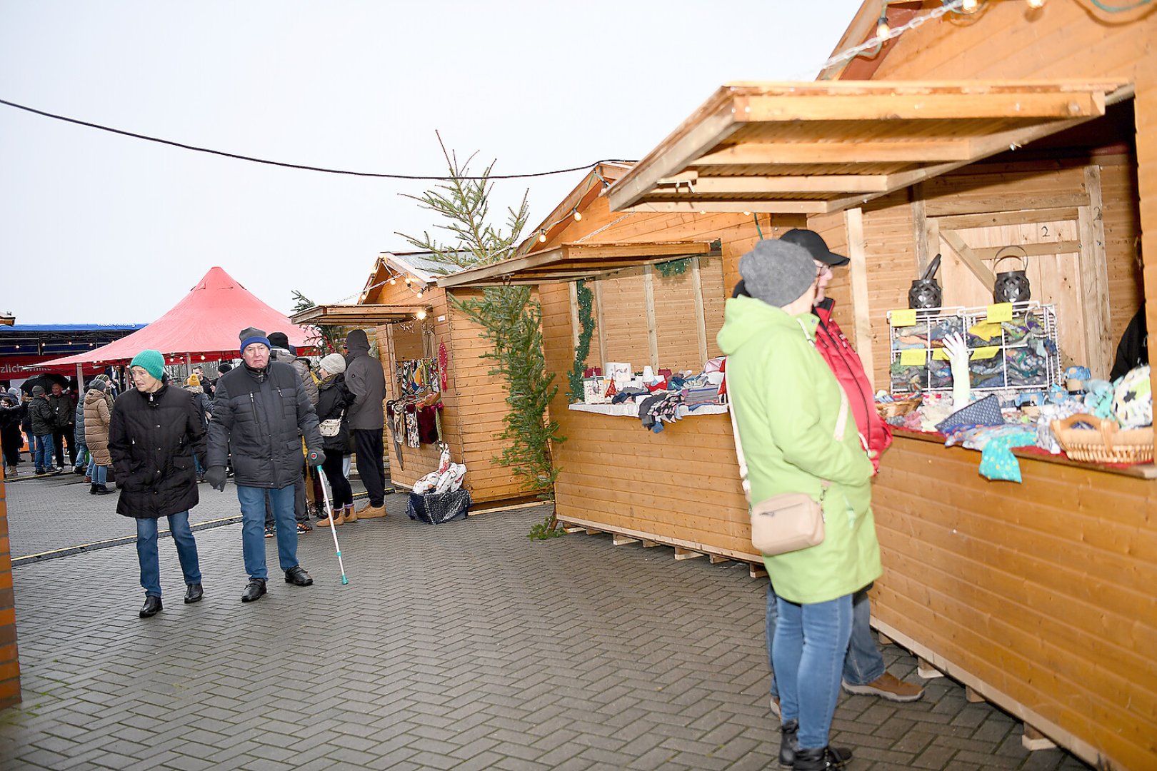 Weihnachtsmarkt in Jheringsfehn - Bild 1