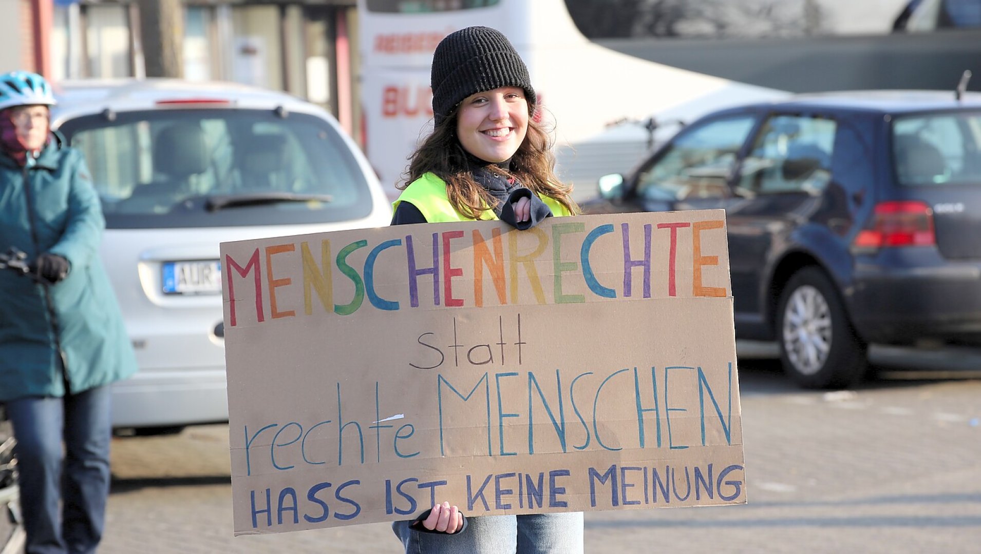 Kundgebung Wiesmoor bleibt bunt  - Bild 1