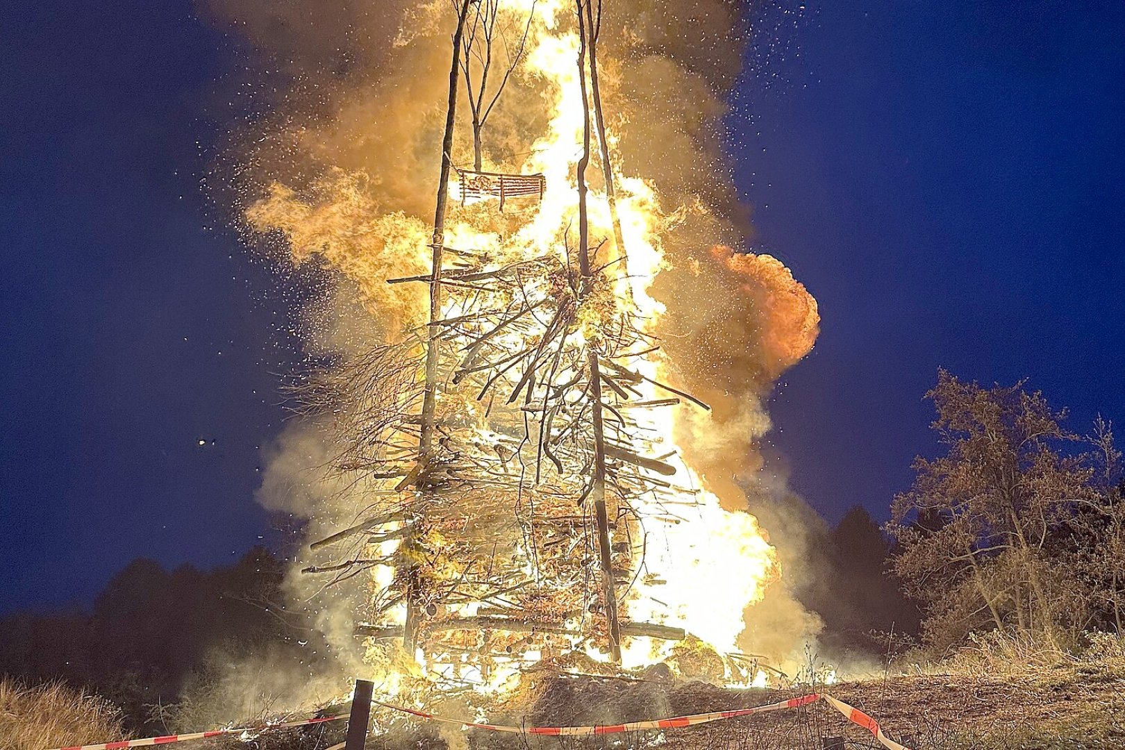 Osterfeuer auf Borkum - Bild 1