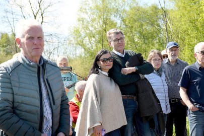 Längste Sitzbank in Jheringsfehn eingeweiht - Bild 15