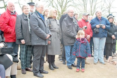 Leichte Geburt: Glocke wiegt 109 Kilo - Bild 3