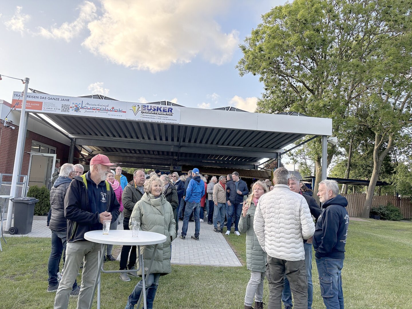 So war die Eröffnungsparty im Freibad - Bild 1