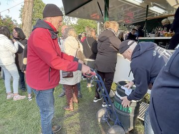 So war die Eröffnungsparty im Freibad - Bild 2