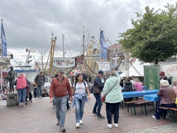 Die Fotos vom Matjesfest am Freitag - Bild 2