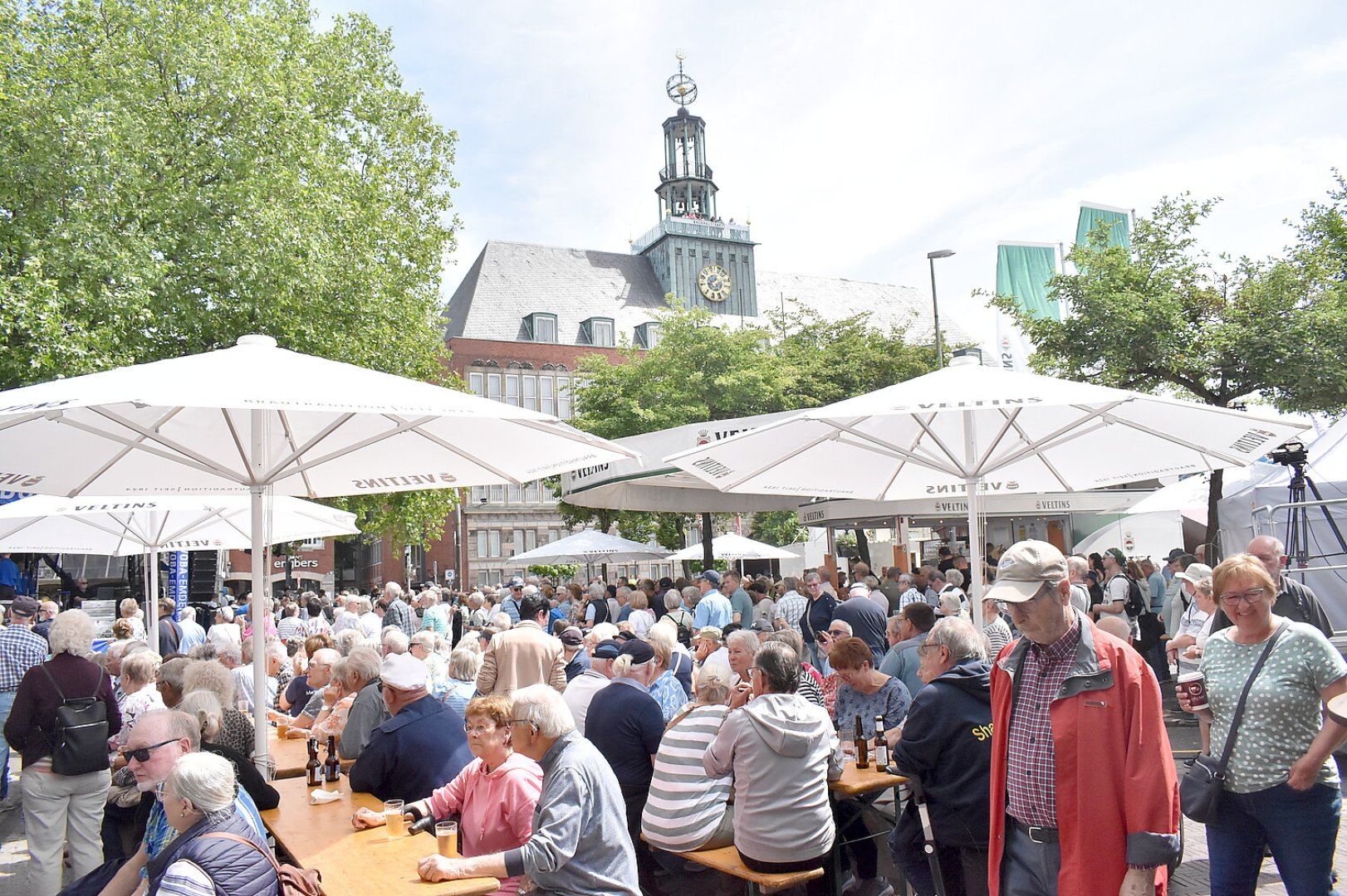 Die Fotos vom Matjesfest am Samstag - Bild 1