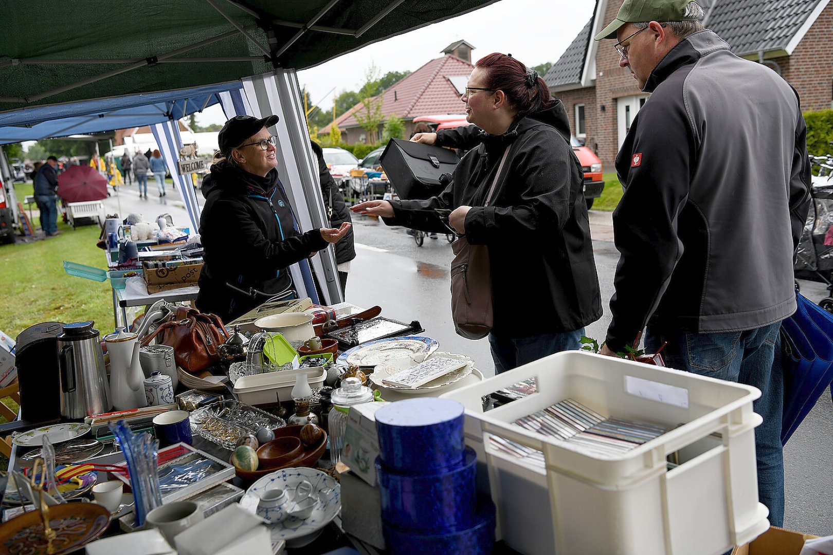 Flohmarkt an Pfingsten - Bild 1