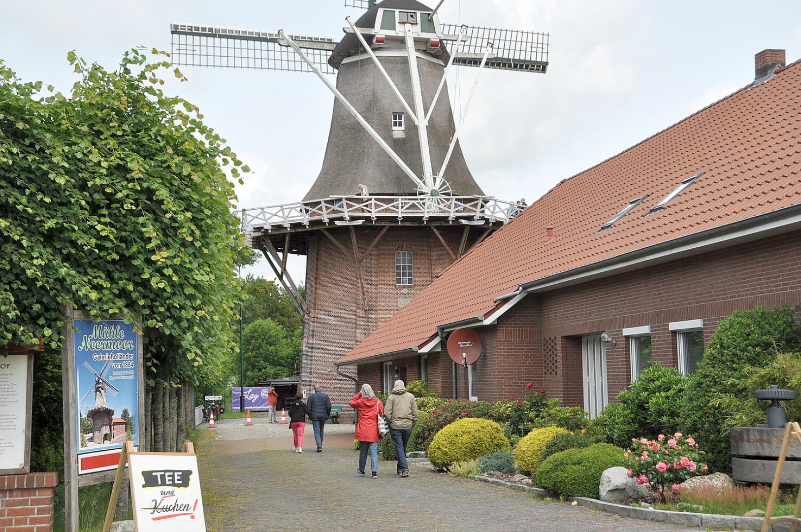 Ausflug am Pfingstmontag - Mühle in Neermoor - Bild 1