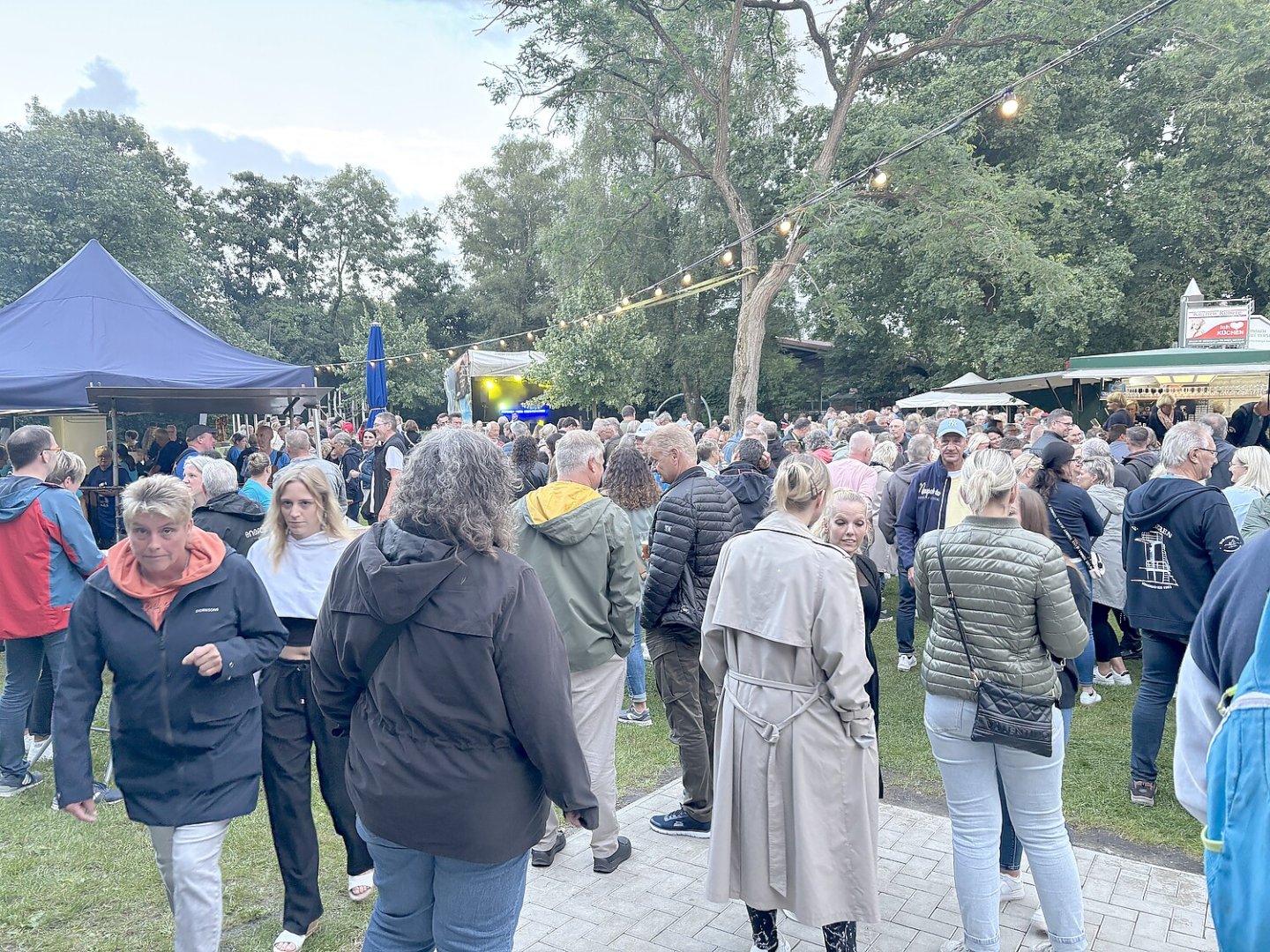 Mitternachtsschwimmen im Van-Ameren-Bad - Bild 1