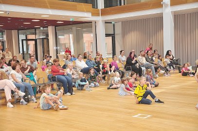 Leer Maritim - Tourenskipper machen im Hafen fest - Bild 3