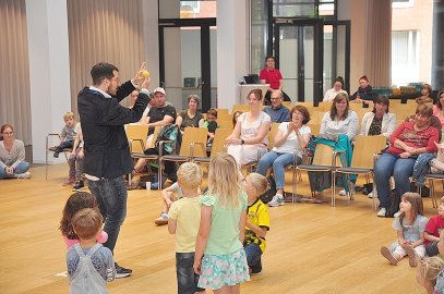 Leer Maritim - Tourenskipper machen im Hafen fest - Bild 4