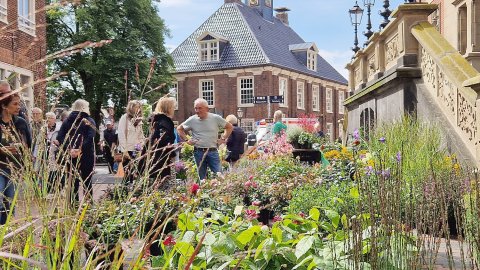 Kunsthandwerkermarkt in der Leeraner Altstadt Lockte Besuchermassen an - Bild 2