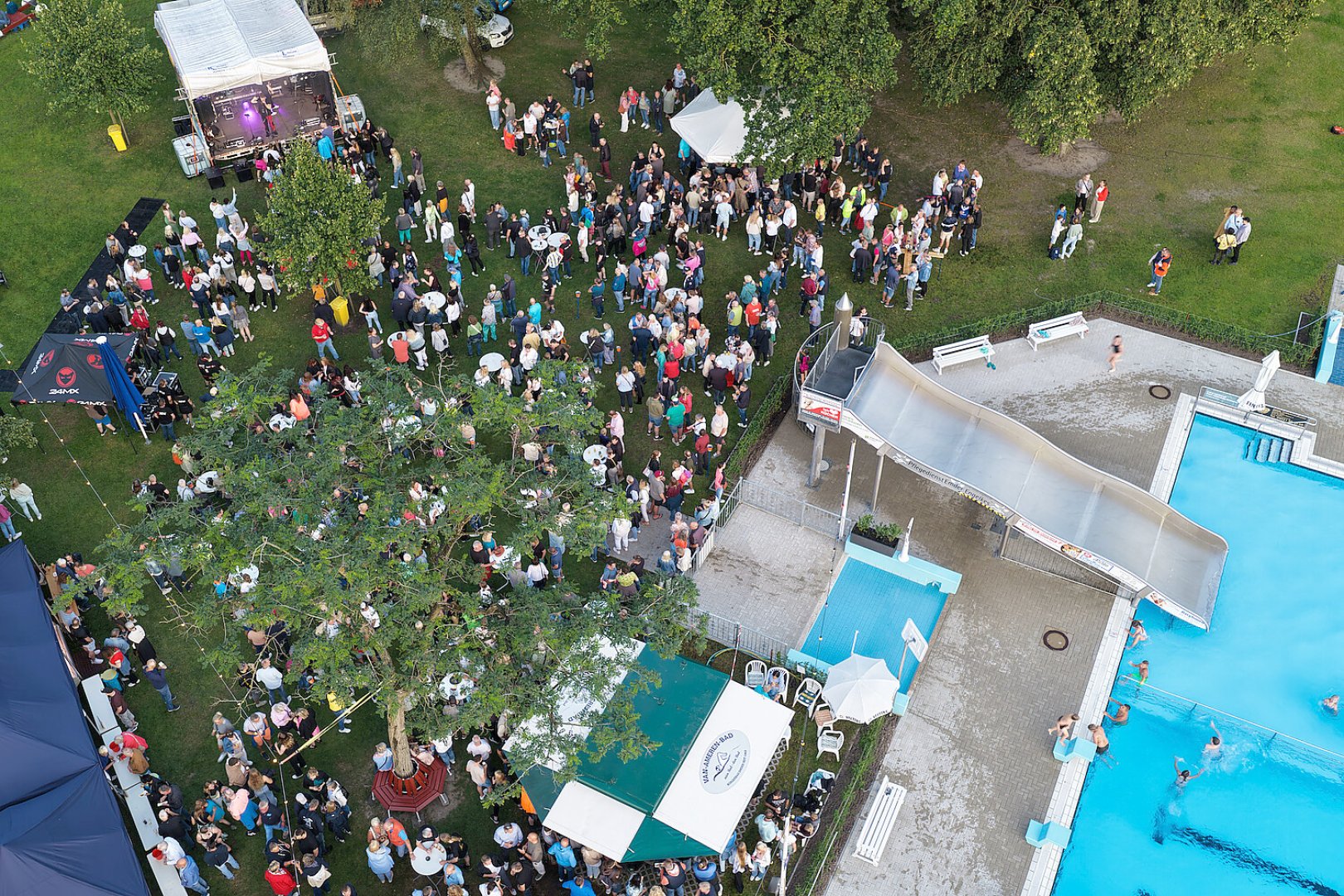Mitternachtsschwimmen im Van-Ameren-Bad - Bild 32