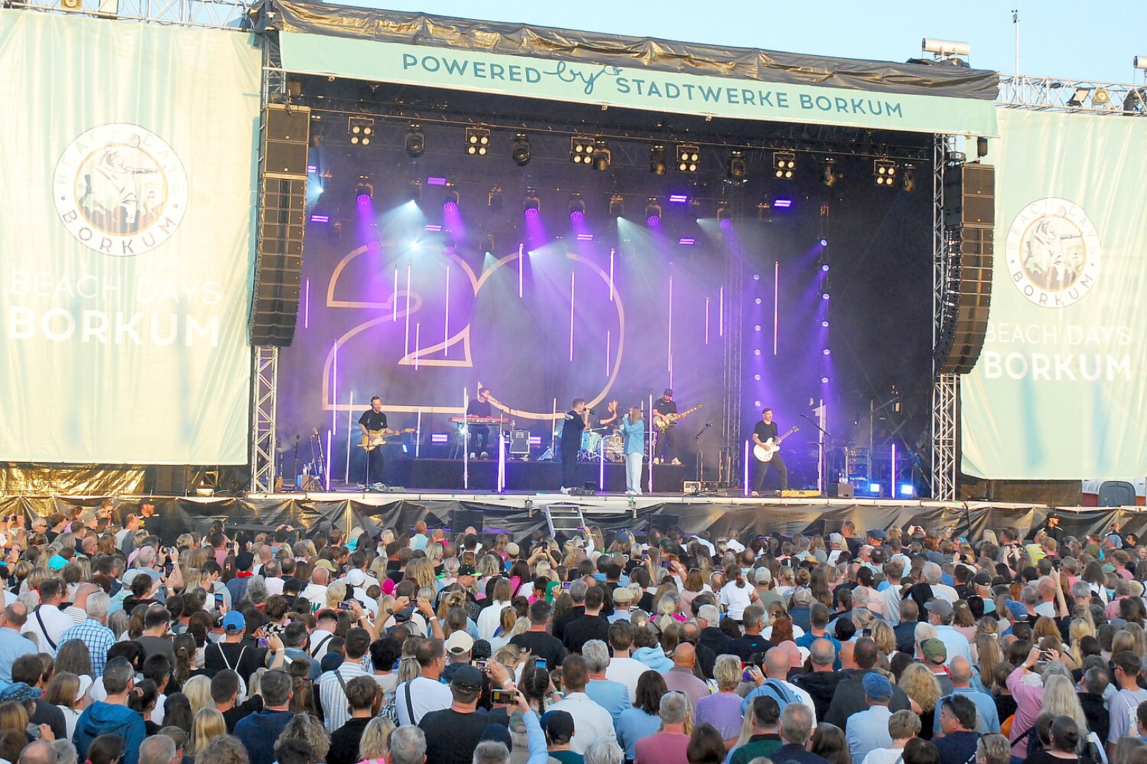 Revolverheld bei den Beach Days Borkum - Teil 1 - Bild 1
