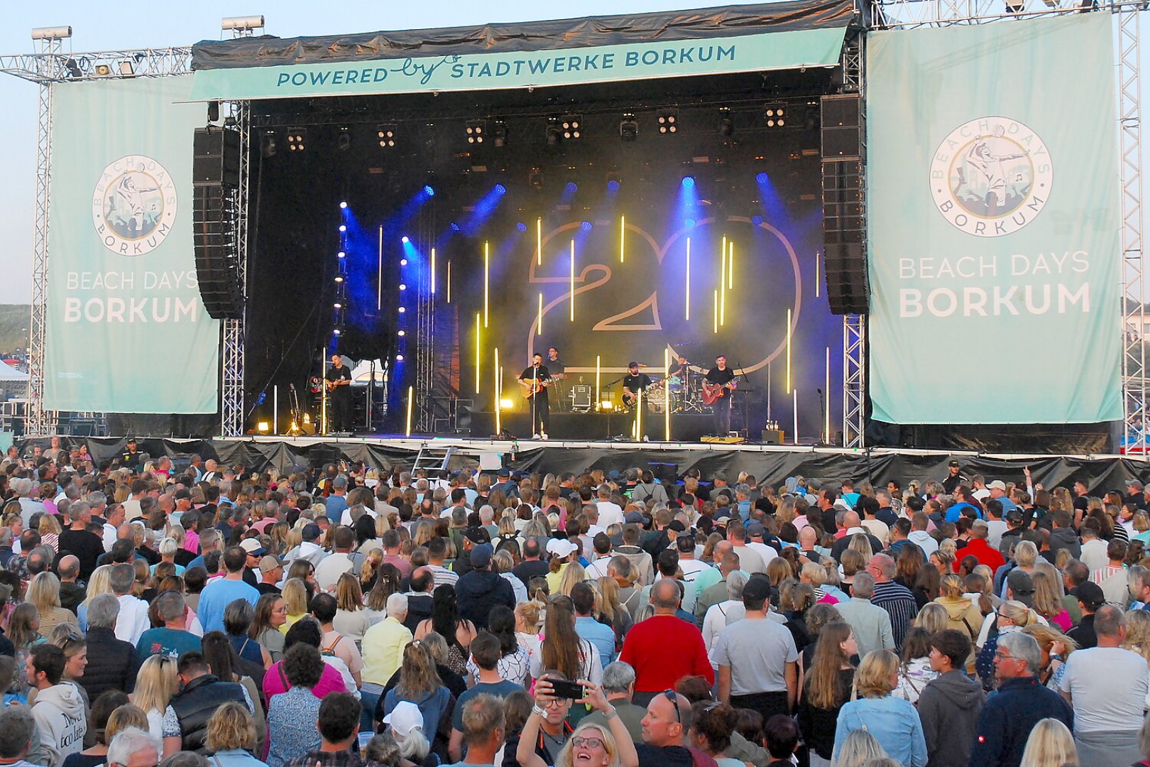 Revolverheld bei den Beach Days Borkum - Teil 1 - Bild 19
