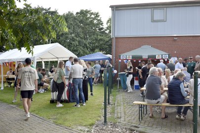 Bingum feiert ausgelassen das Bierfest - Bild 2