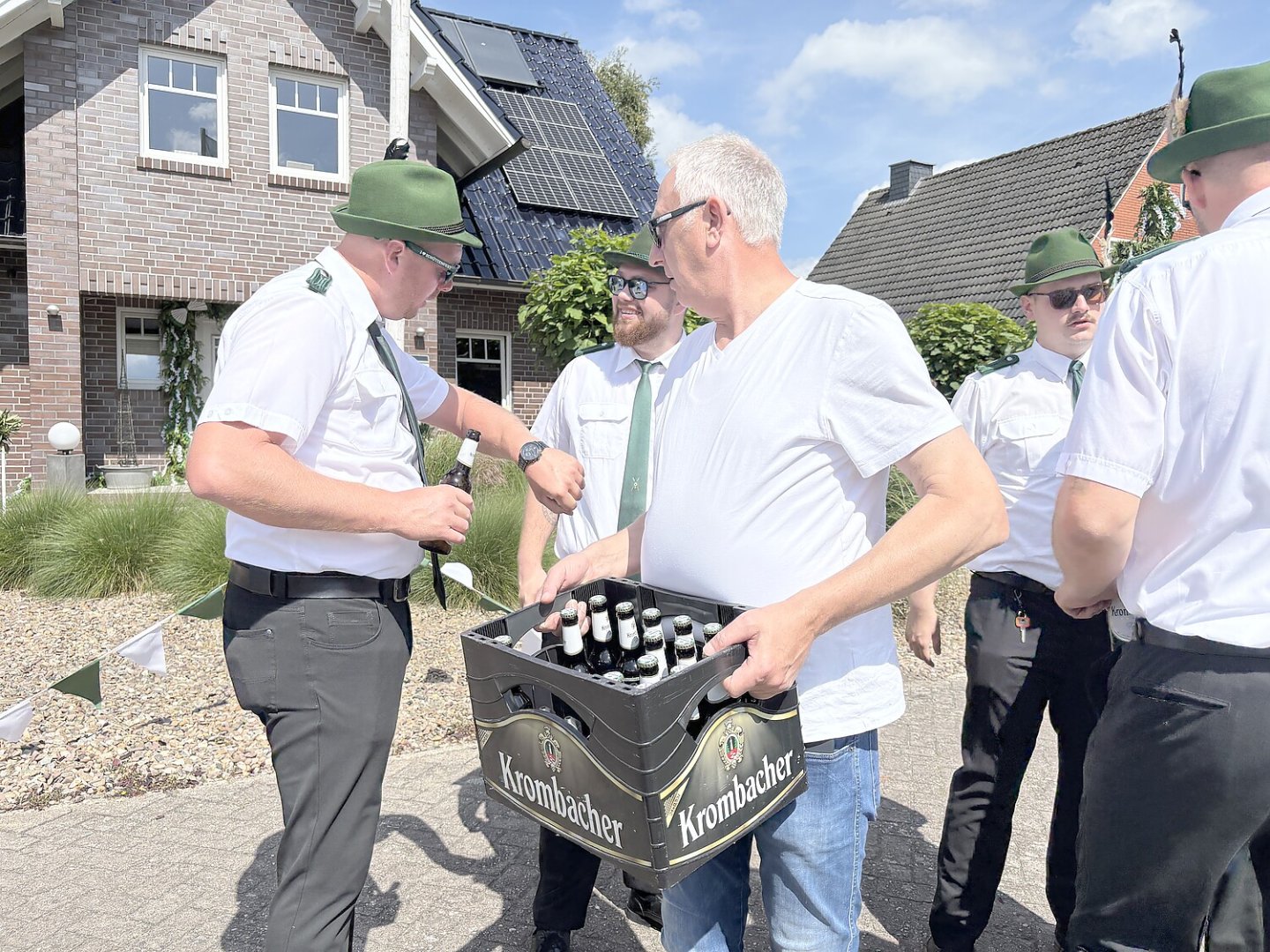 Festumzug durch Ostrhauderfehn - Bild 1