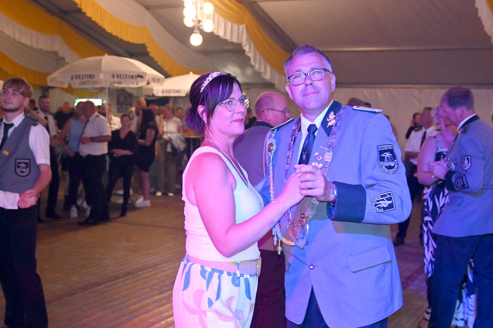 Ostrhauderfehner Schützen hatten tollen Festball - Bild 1