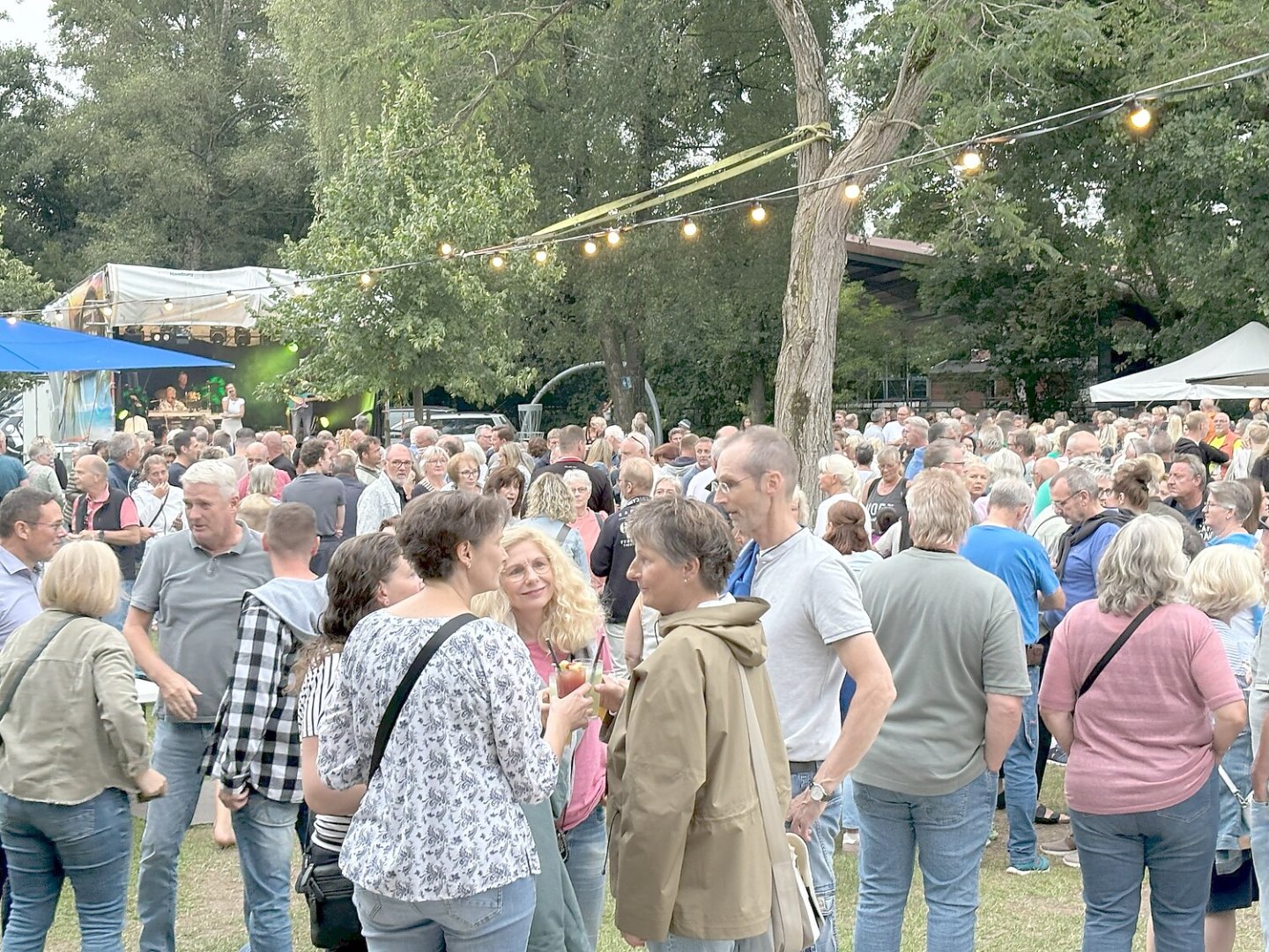 Fotos vom Emder Mitternachtsschwimmen - Bild 1