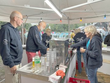 Fotos vom Emder Mitternachtsschwimmen - Bild 3