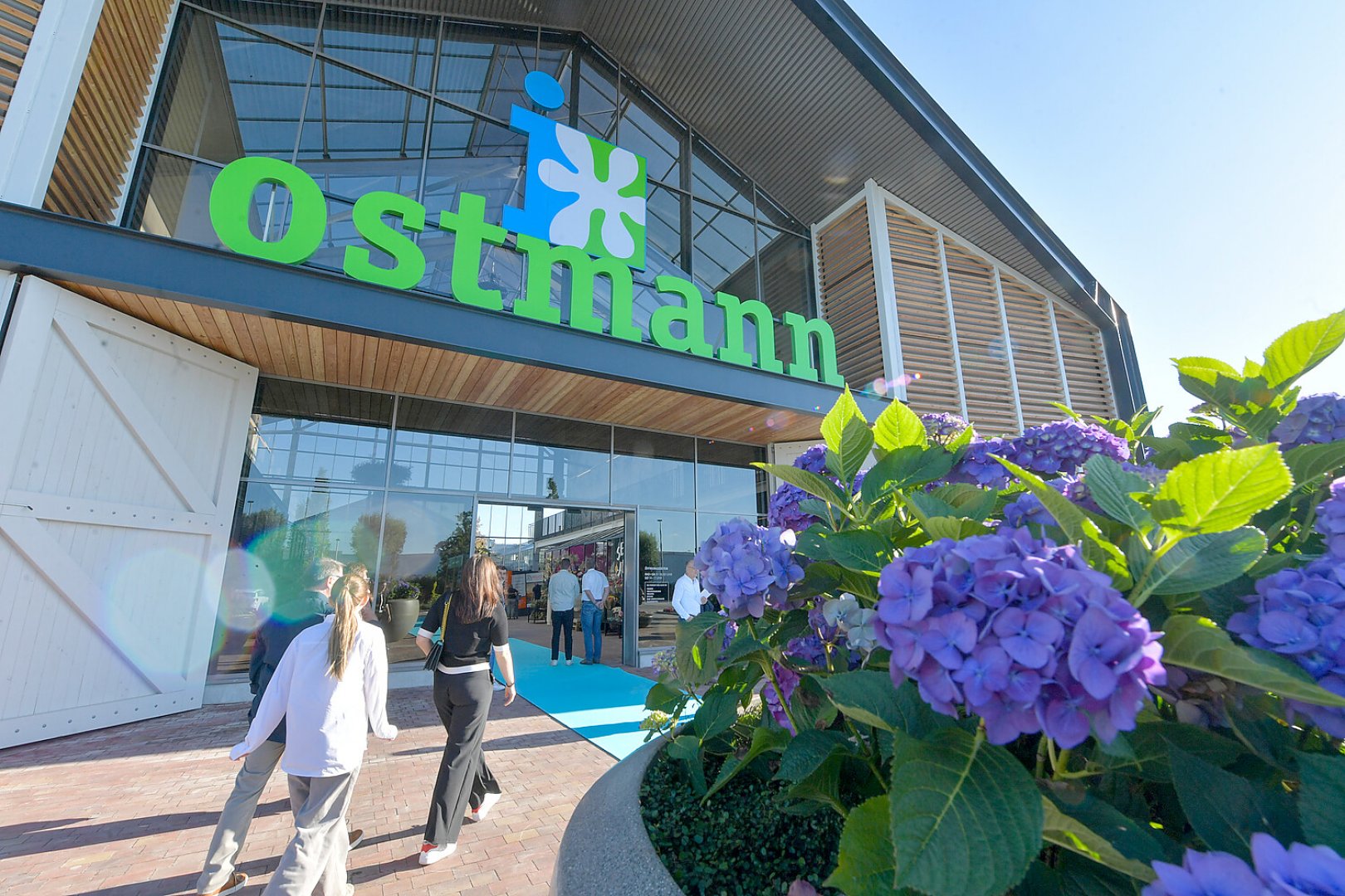 Ostmann-Eröffnung in Emden - Bild 1