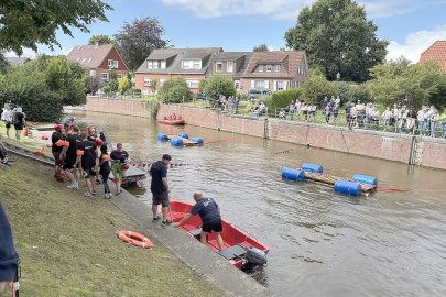Erstes Floß-Tauziehen in Hinte - Bild 3