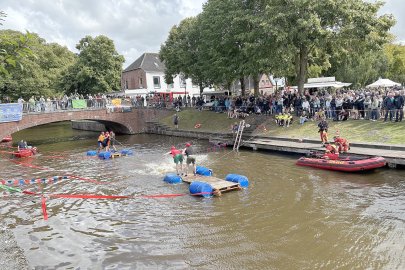 Erstes Floß-Tauziehen in Hinte - Bild 14