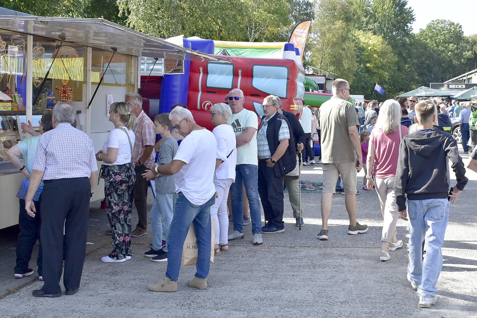 Die Bilder zur Gewerbeschau in Weener - Bild 1