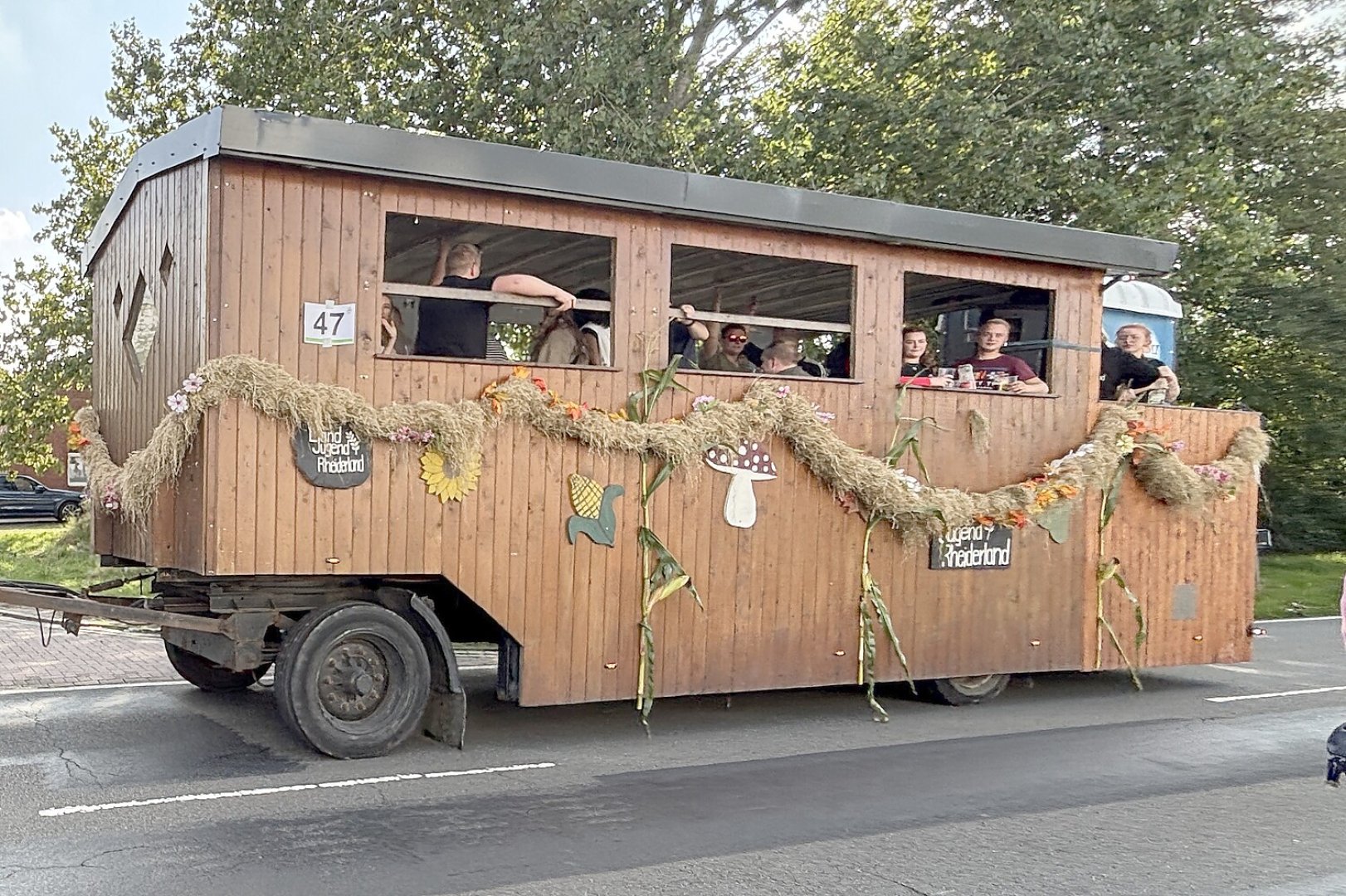Bilder vom Ernteumzug durch Völlenerkönigsfehn - Bild 1