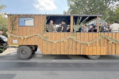 Bilder vom Ernteumzug durch Völlenerkönigsfehn - Bild 4