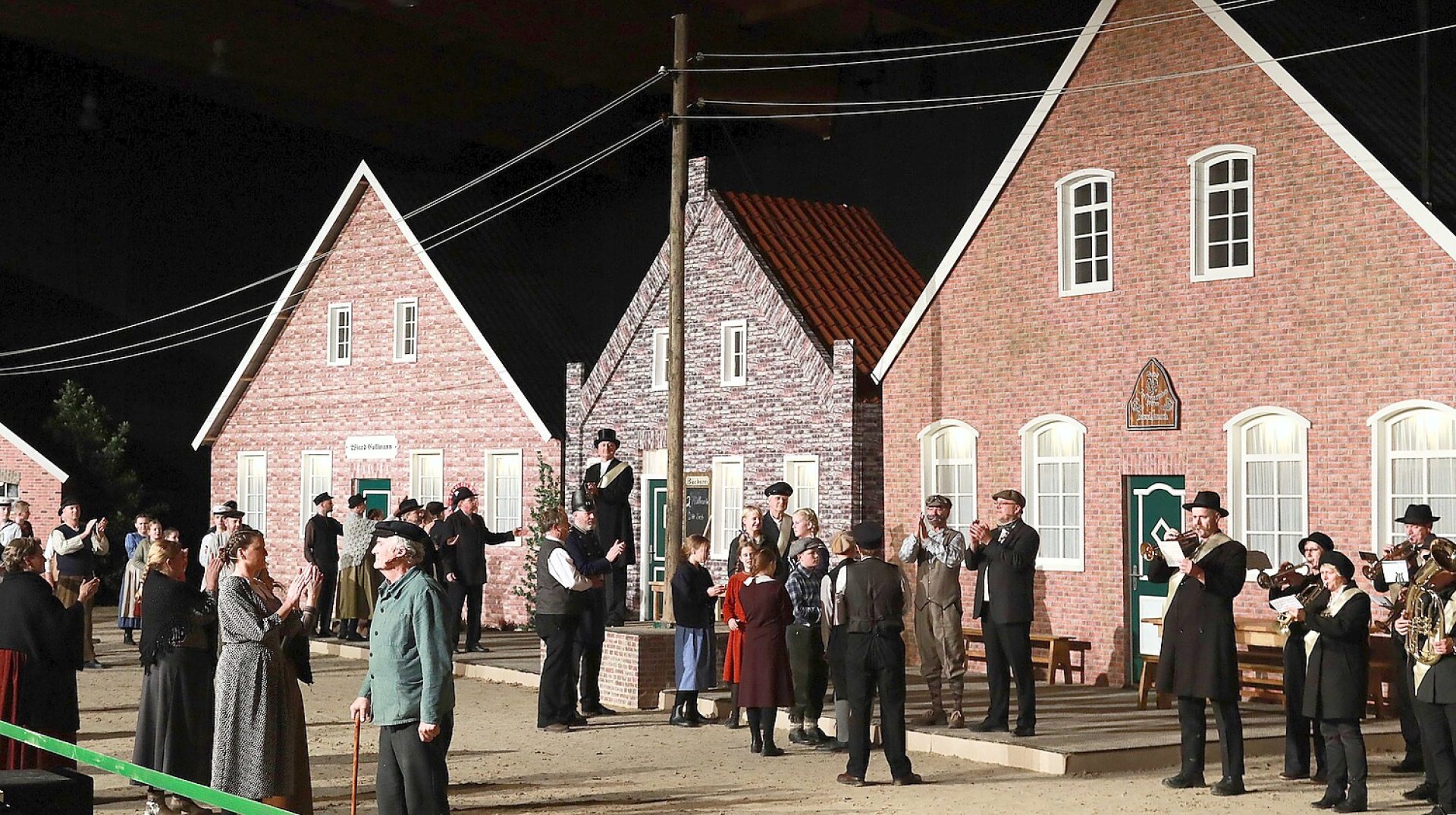 Premiere Timmel unner Strom mit Bildergalerie - Bild 57