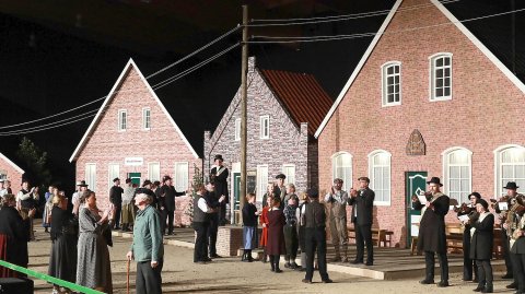 Premiere Timmel unner Strom mit Bildergalerie - Bild 57