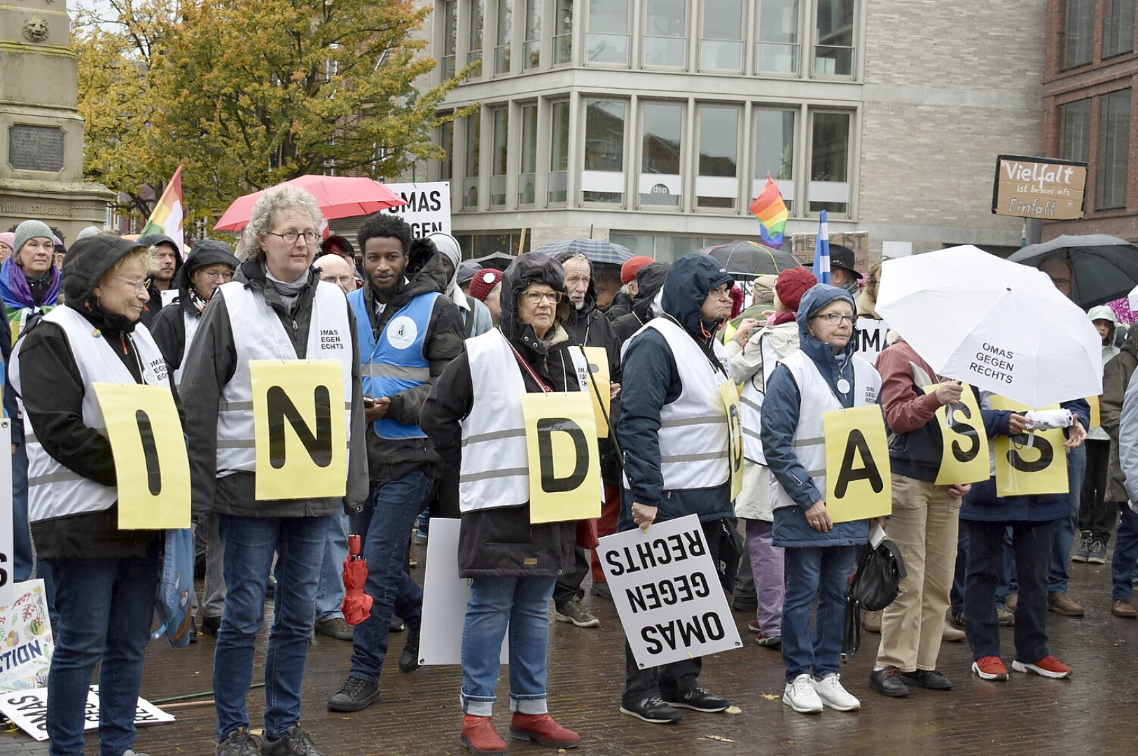 "Stadtbild"-Demo in Leer - Bild 1