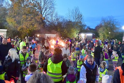 Großer Laternenumzug in Loquard - Bild 2