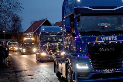Weihnachtskonvoi durch Moormerland - Bild 2