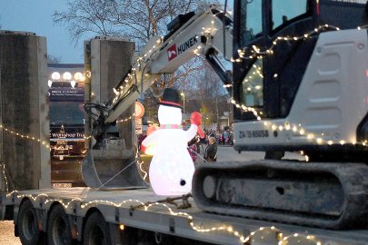 Weihnachtskonvoi durch Moormerland - Bild 3