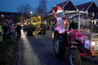 Weihnachtskonvoi durch Moormerland - Bild 4