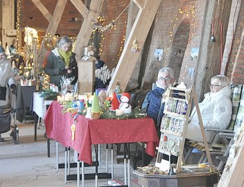 Weihnachtszauber im Ziegeleimuseum in Midlum - Bild 4
