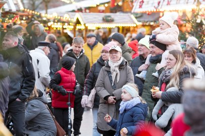 Weihnachtliche Stimmung am Emder Delft - Bild 2