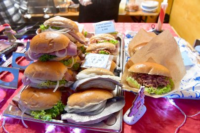 So schön ist es auf dem Weihnachtsmarkt in Greetsiel - Bild 3