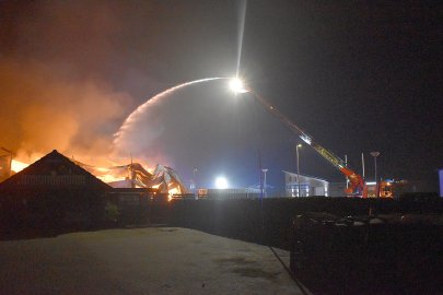 Brand eines Möbelhauses - Bild 4