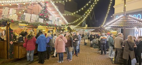 Weihnachtsmarkt-Samstag in Leers Innenstadt - Bild 2