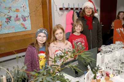 Lüttje Wiehnachtsmarkt in Hollen - Bild 3